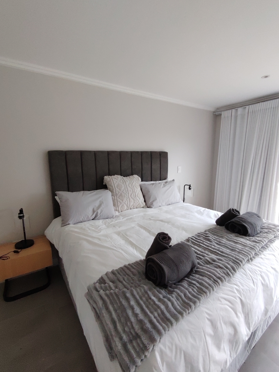 To Let 6 Bedroom Property for Rent in Brackenridge Western Cape